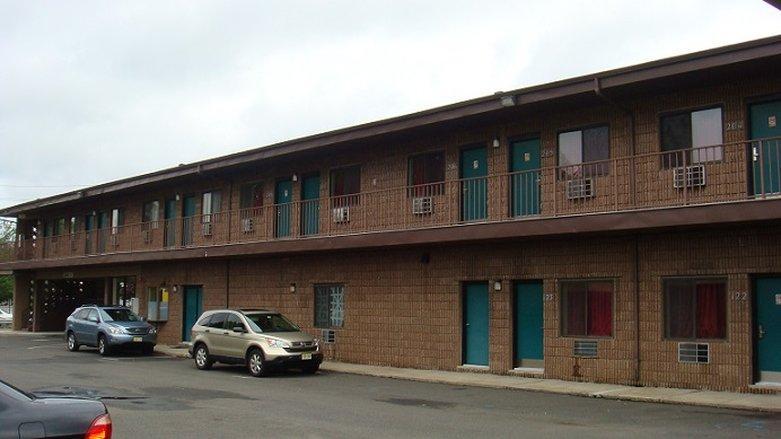 Beauty Rest Hotel Edison Exterior photo